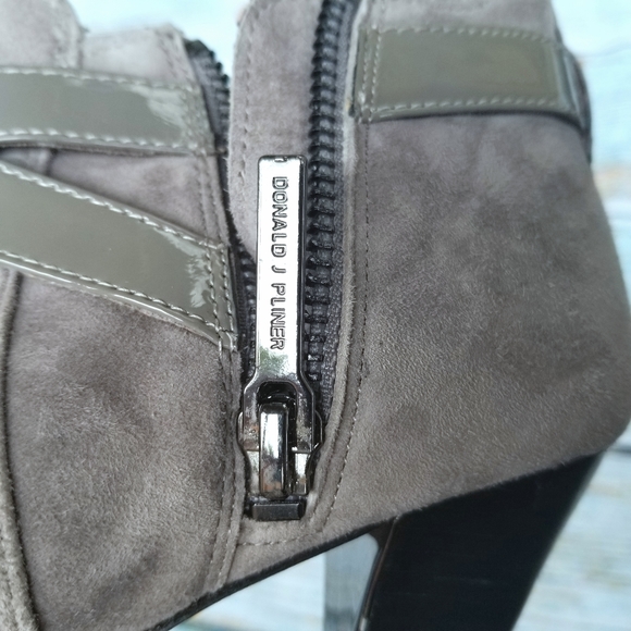 sz 8, Donald J. Pilsner, Tamy Bootie in Storm (Gray) - Picture 2 of 9